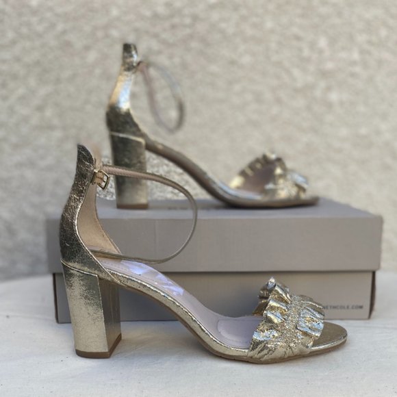 Reaction Kenneth Cole Rise Ruffle Gold Sandal - Picture 1 of 4